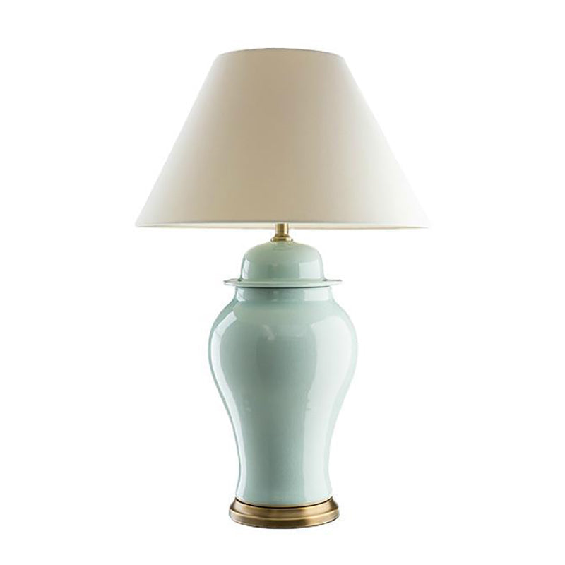 VaseLume Tischlampe | Rustikales Keramik-Design | Stoffschirm | 1-Licht | Perfekte Beleuchtung für das Arbeitszimmer