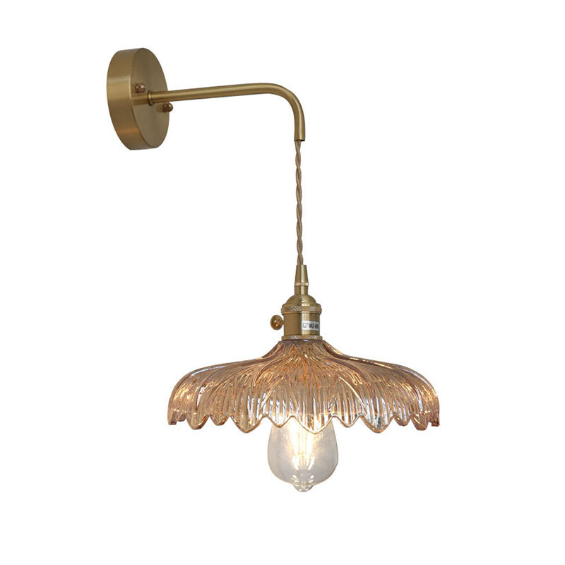 FloraGleam Wandlampe im Art-Deco-Stil | Eisen & Glasblüten-Schirm | 1 Licht | Elegantes Design für Schlafzimmer