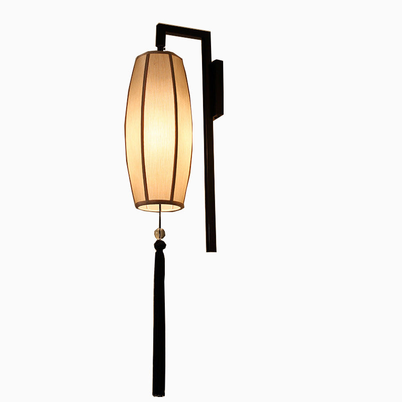 SinoGlow Wandlampe | Chinesisches Vintage-Design | Stofflaterne mit Quasten | 1-Licht