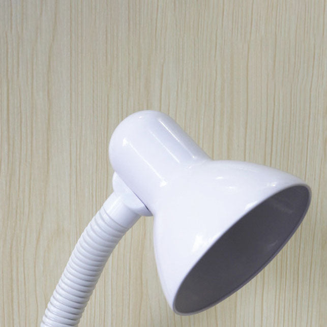 BrightKick Fußball LED Schreibtischlampe | Augenschutz | Dimmbar | Modernes Design für Kinder & Studenten