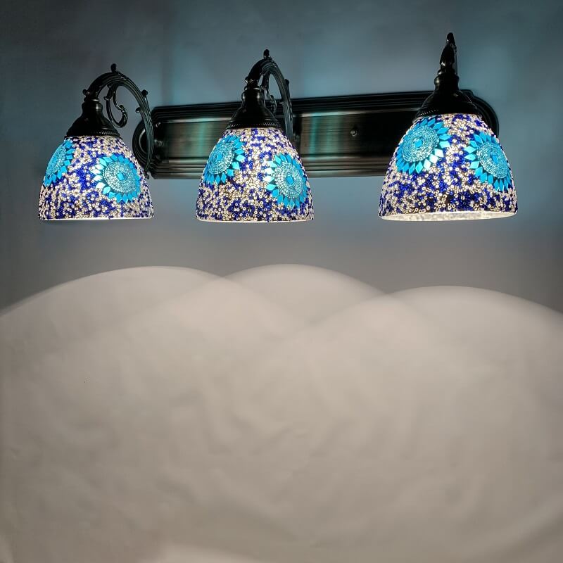 MediterraGlow Tiffany Glas 3-Licht Wandlampe | Mediterranes Design | Badezimmer Vanity Spiegelbeleuchtung | Vintage Stil