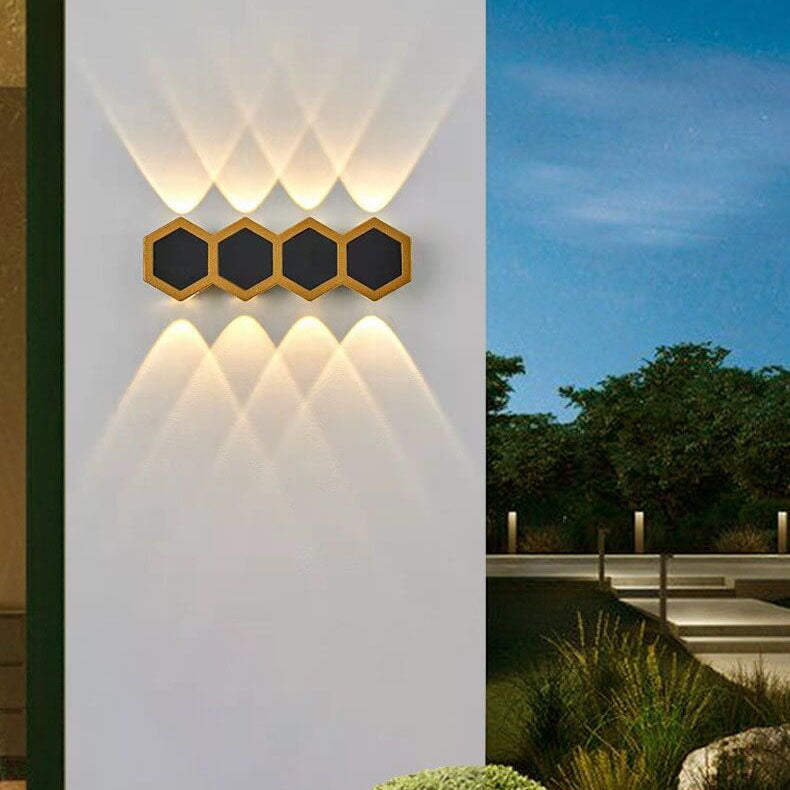 LumoHex Prime | Modernes Outdoor LED Wandlicht | Hexagon Schwarz-Gold Kombination