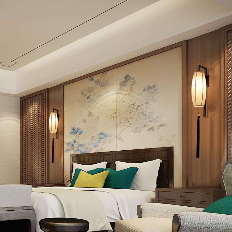 SinoGlow Wandlampe | Chinesisches Vintage-Design | Stofflaterne mit Quasten | 1-Licht