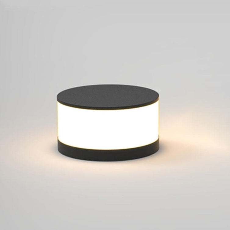 LumaPillar LED Außenleuchte | Runde Säule | Solarbetrieben & Kabelanschluss | Wasserdicht | Landschaftsbeleuchtung