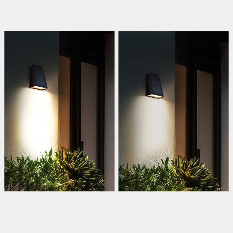 EcoGlint Rechteckige LED Wandlampe | Solarbetrieben | Minimalistisches Design für Garten und Terrasse