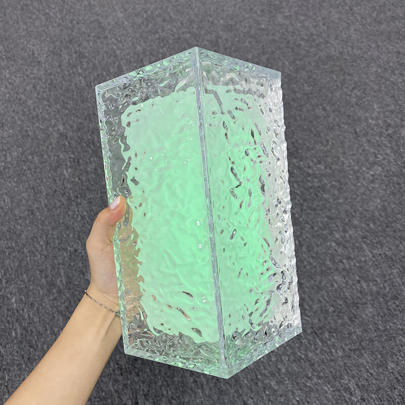 FrostGlow RGB LED Tischlampe | Acryl Eiswürfel Design | Dekoratives Stimmungslicht | Wiederaufladbar