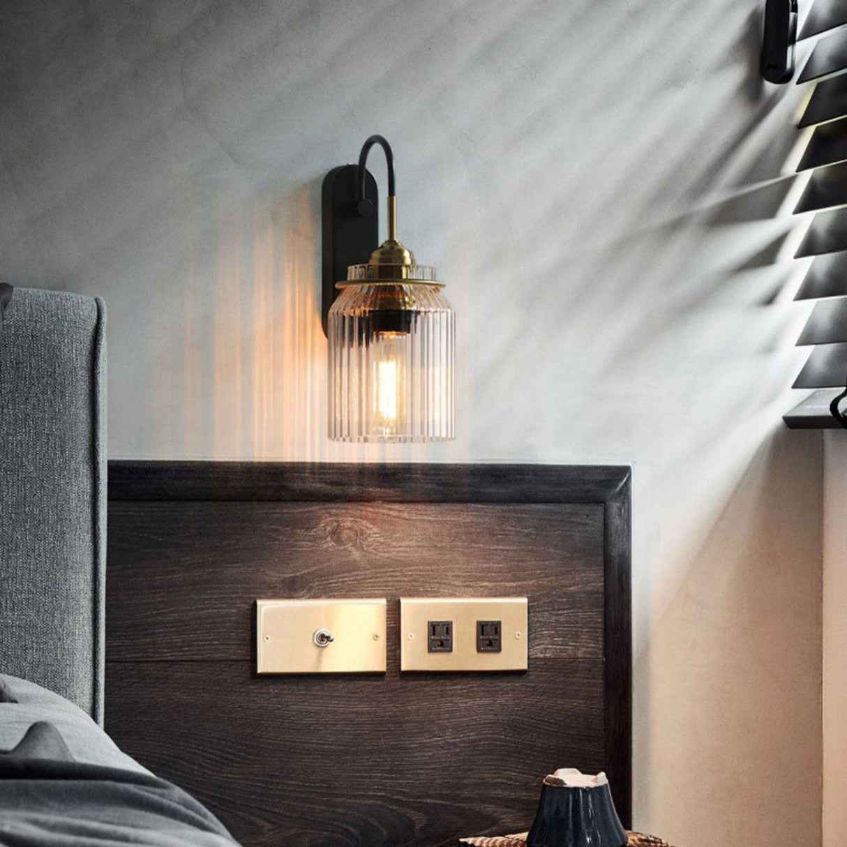 Cylindrix Schlafzimmer-Wandleuchte | Modernes Luxusdesign | Eisen & Glas | 1-flammig