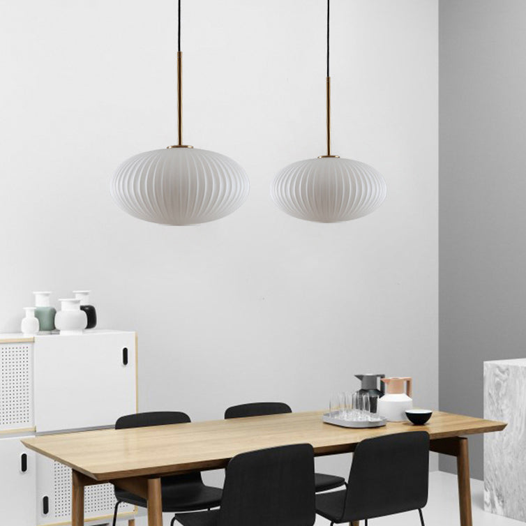 Lantoria Minimalistische Pendelleuchte | Ovaler Glasschirm | Cremefarbenes Nordic Design | 1-flammige Hängeleuchte