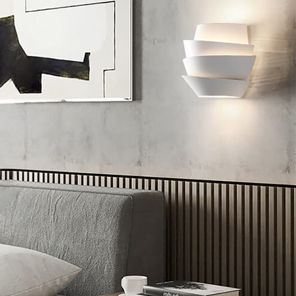 NordBright Skandinavische Wandlampe mit Doppelausleuchtung | Modernes Design | Ideal für Wohnzimmer & Schlafzimmer
