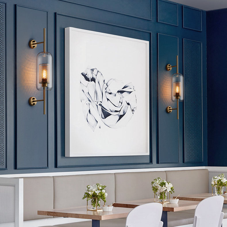 Lumivault Industrial Wandlampe | Zylindrischer Glasschirm | Eisenrahmen | Deko für Schlafzimmer & Wohnräume