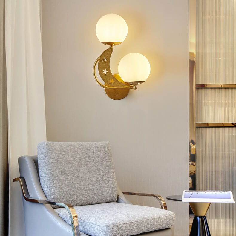 Asterovia DuoGlow Wandleuchte | Nordisches Design | Glas-Kugelschirme | 2-flammig | Mond- & Sternenmotiv