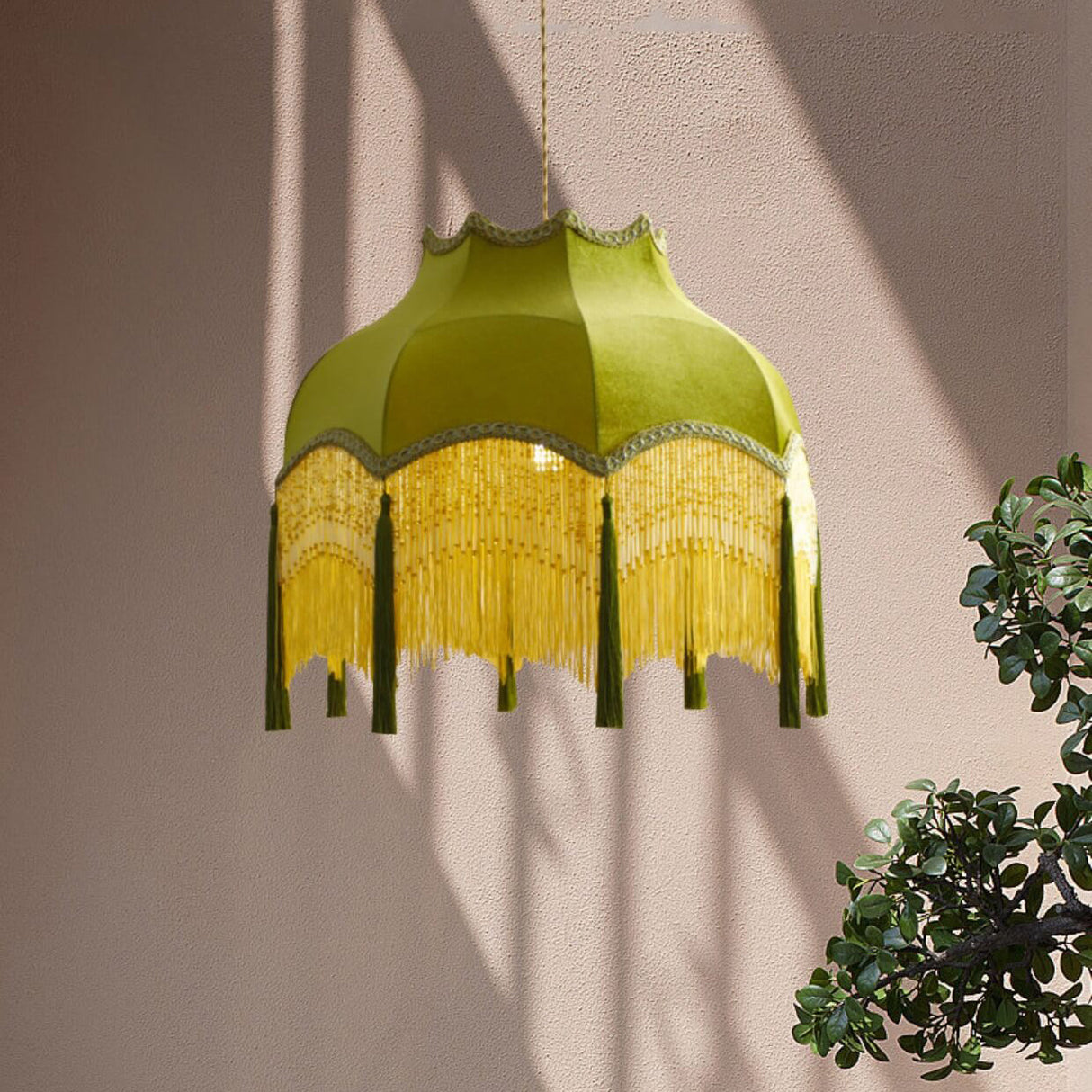 TasselLume Französische Pendelleuchte | Stofflampenschirm mit Fransen | 1-flammig | Vintage Messing-Design für Esszimmer & Wohnzimmer