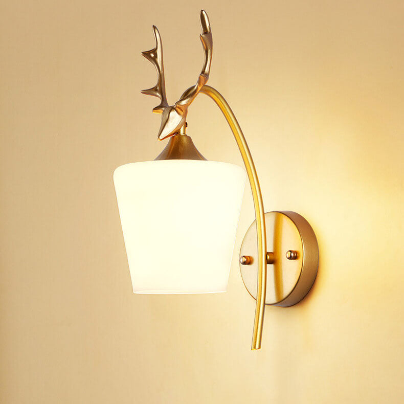 Branvia AntlerGlow Wandleuchte | Nordisches Design | Glas-Kegelschirm | 1-flammig | Rustikaler Stil