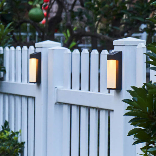 SolAura Frosted Glas Außenleuchte | Solar LED Wandleuchte | Wasserdicht & Energiesparend