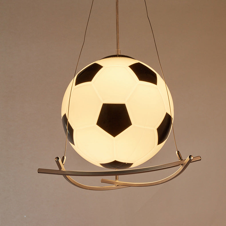 GoalLight Fußball Kinderzimmer Pendelleuchte | Kreatives Design | Glas & Eisen | 1-flammige Hängeleuchte