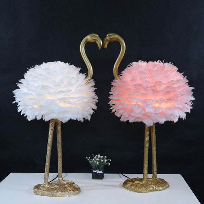 Feathora Nordic Tischlampe | Gänsefedern Design | Flamingo-Kugelstil | Elegante Nachttischbeleuchtung
