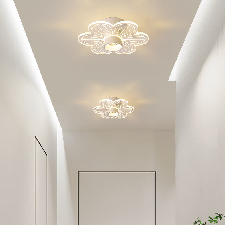 Bloomora Minimalistische LED-Deckenleuchte | Rosendesign | Runde Acryl-Lampe | Stimmungslicht für Wohnzimmer
