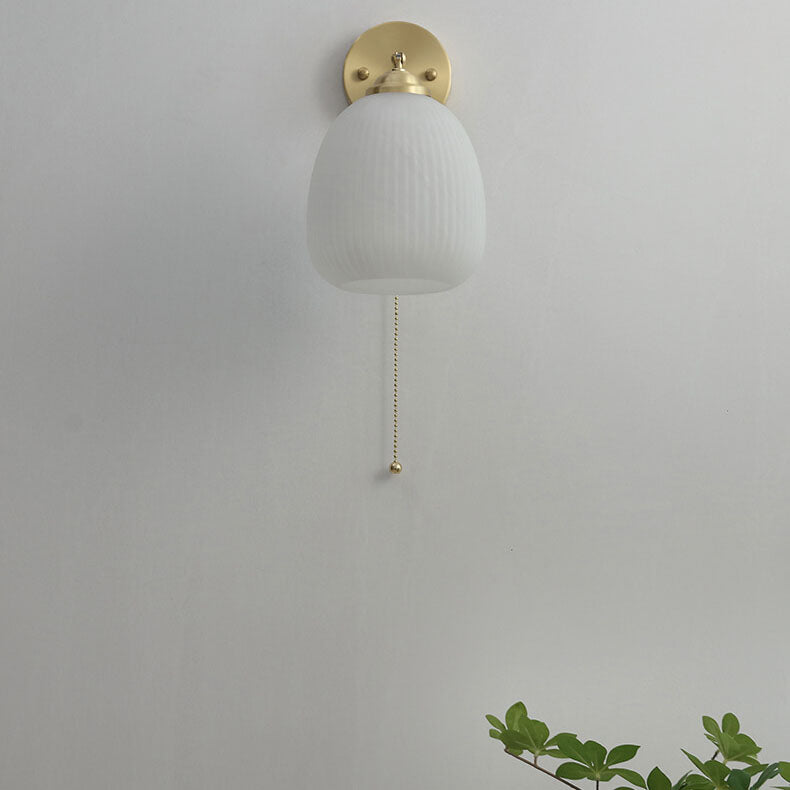ScandiLume Nordic Wandleuchte mit Zugschalter | Milchglas & Messing Design | Strahlendes Stimmungslicht für Ihr Zuhause