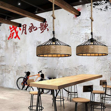 LumeLash Vintage Hängeleuchte | Rustikales Eisen & Hanfseil Design | 1-Flammige Pendelleuchte für Wohnzimmer