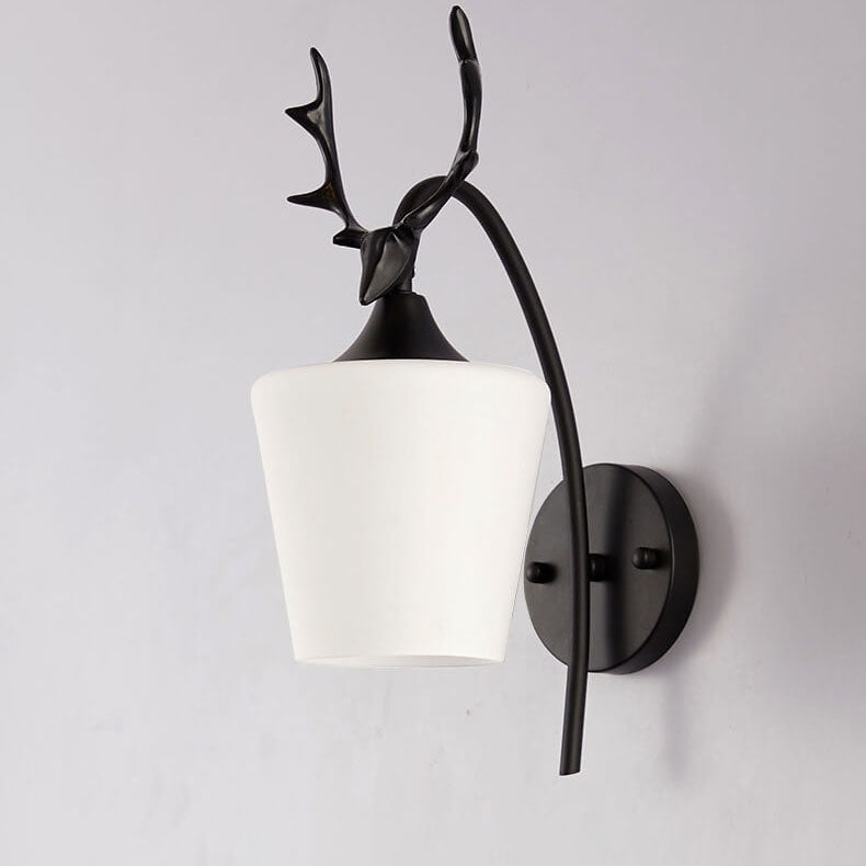 Branvia AntlerGlow Wandleuchte | Nordisches Design | Glas-Kegelschirm | 1-flammig | Rustikaler Stil