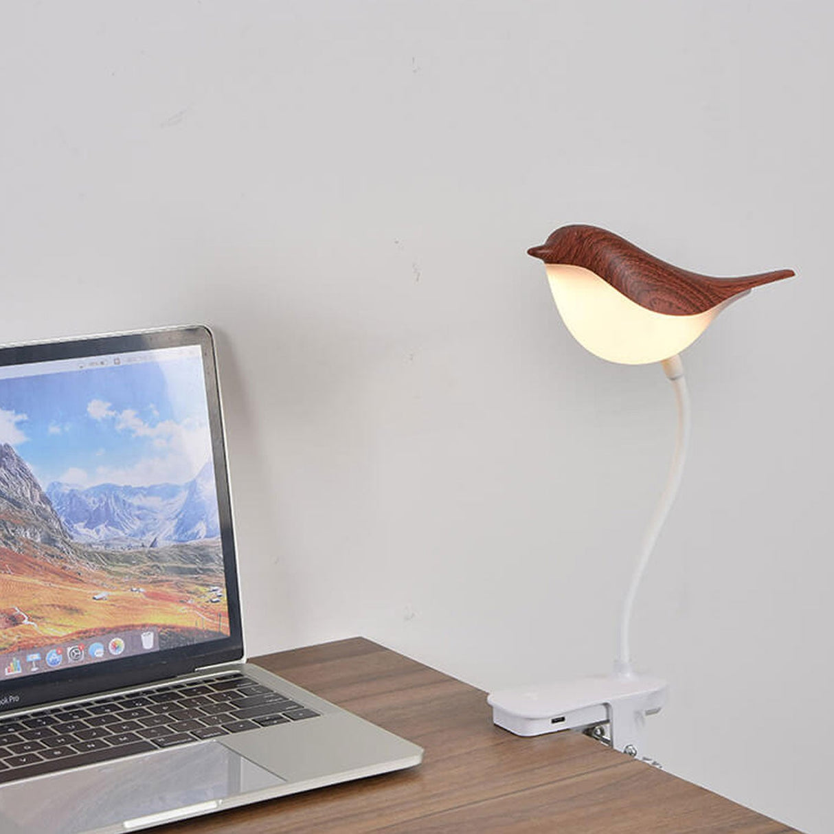 BrightBird Nordic LED Tischlampe | USB-Ladung | Nachtlicht mit Vogelclip | Modernes Design