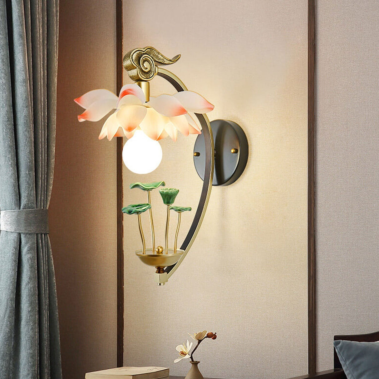 LotuLume Wandlampe | Modernes Lotus-Design aus Keramik & Harz | Elegante 1-Flammige Wandleuchte