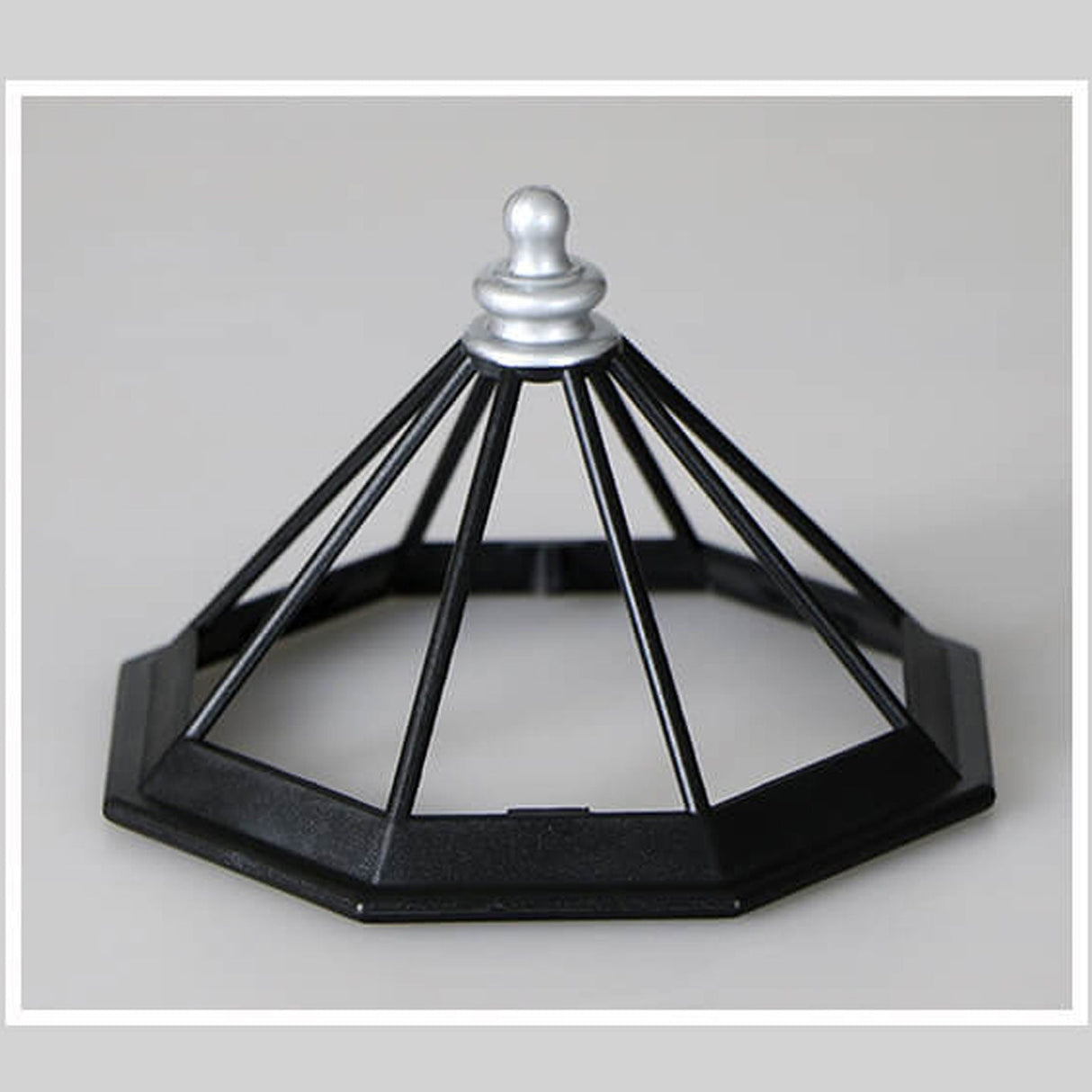 SolarTwist Rotierendes LED Solarturmlicht | Harz-Gartendekoration | Außenbeleuchtung