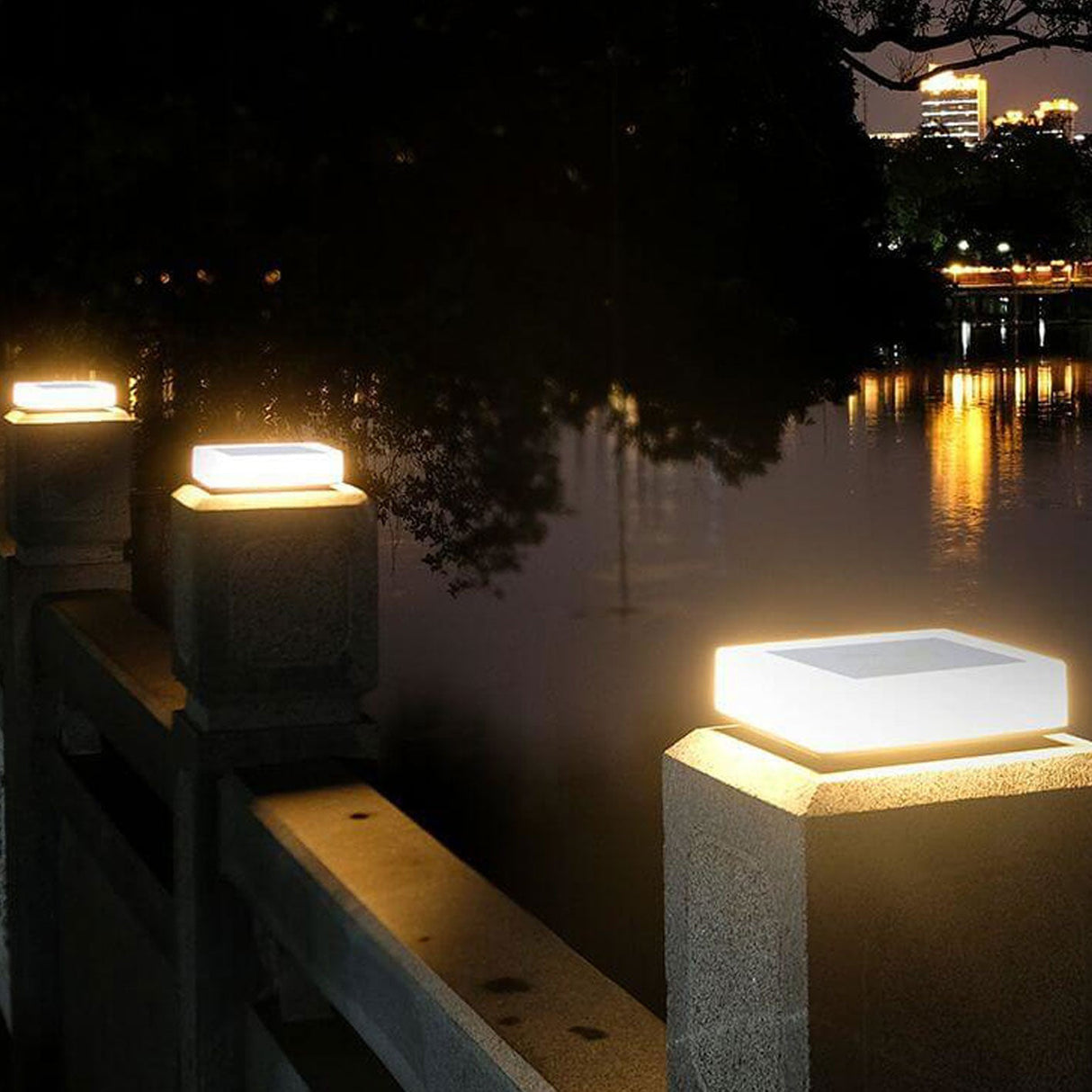 SolarAura RGB Solarleuchte für Außenbereiche | Moderne Gartenbeleuchtung | RGB & Warmweiß | Umweltschonend