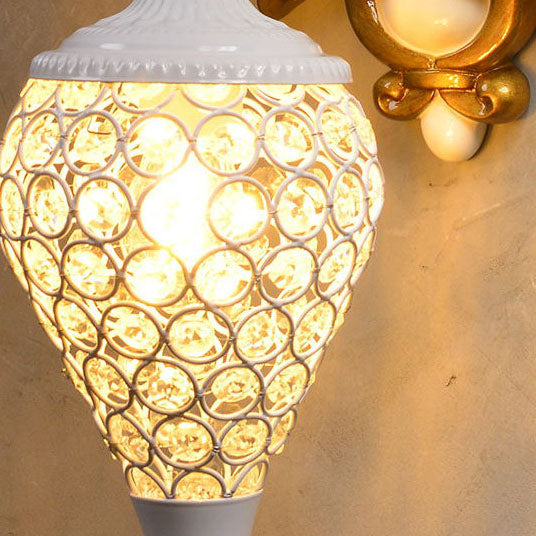 Equilux Wandlampe | Modernes Pferdekopf-Design | Kristallrunder Schirm | 1-flammig | Wohnzimmer-Beleuchtung