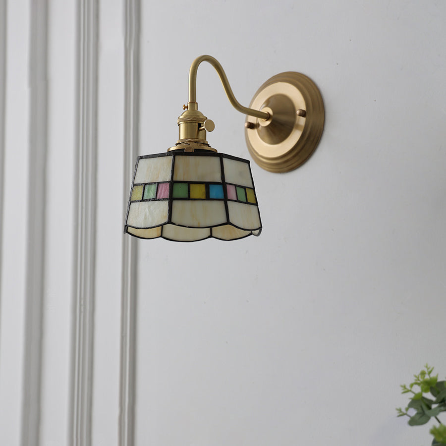 AuroraGlint Tiffany Kupfer Wandleuchte | Klassisches Design | Hochwertiges Glas | Ideal für Wohnzimmer