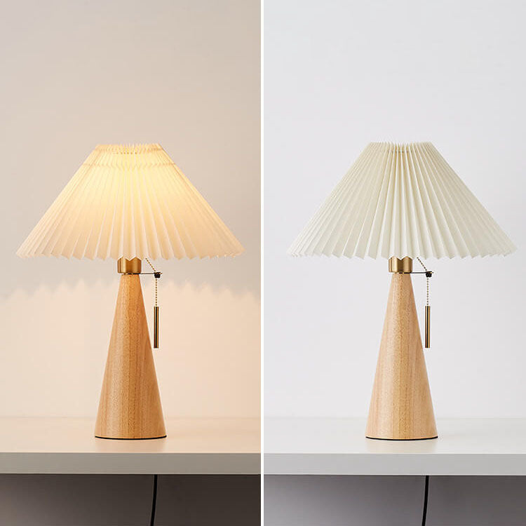 HikariGlow Japanische LED Tischlampe | Minimalistisches Design | Faltenstoff & Holz | Warmes Licht für Zuhause