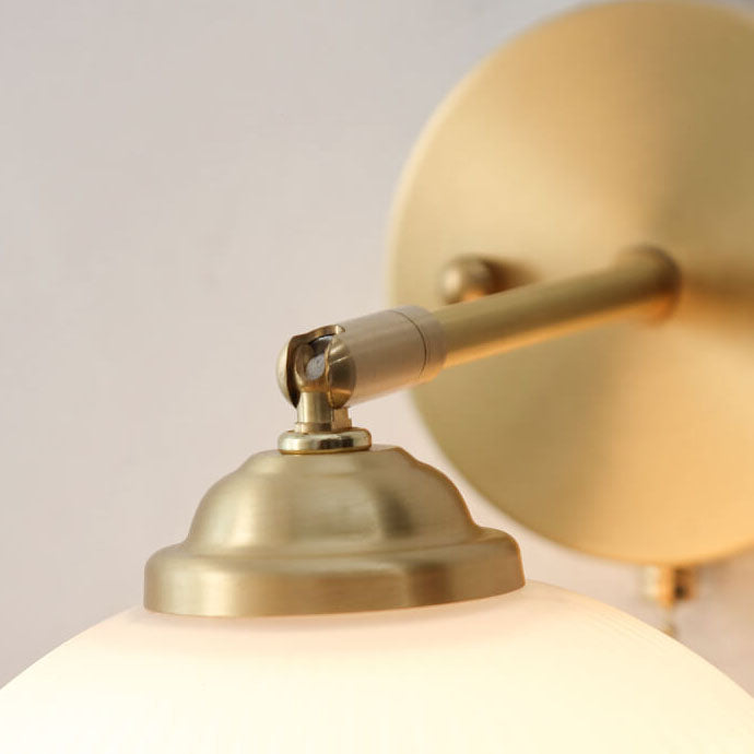 ScandiLume Nordic Wandleuchte mit Zugschalter | Milchglas & Messing Design | Strahlendes Stimmungslicht für Ihr Zuhause