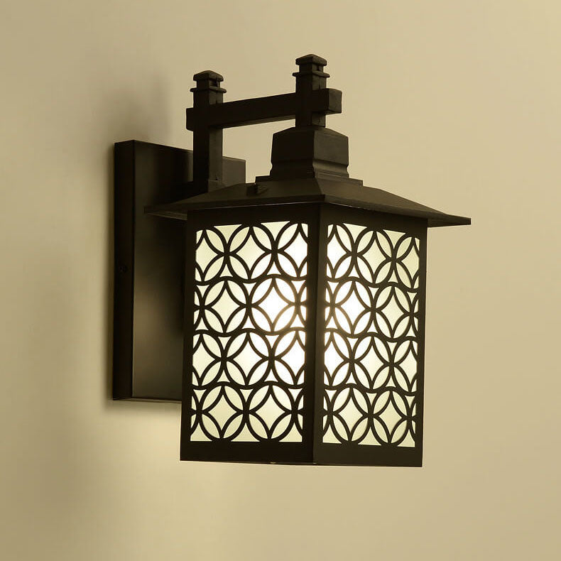 Zynthora Außenwandleuchte | Traditionelles Chinesisches Design | Verzinktes Metall | 1-flammig | Patio- und Gartenbeleuchtung