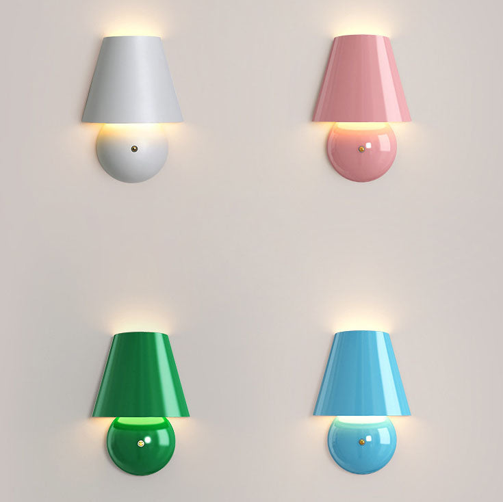 TrapeLux LED Wandleuchte | Modernes Trapez-Design | Eisen & Acryl | Warmweißes Licht