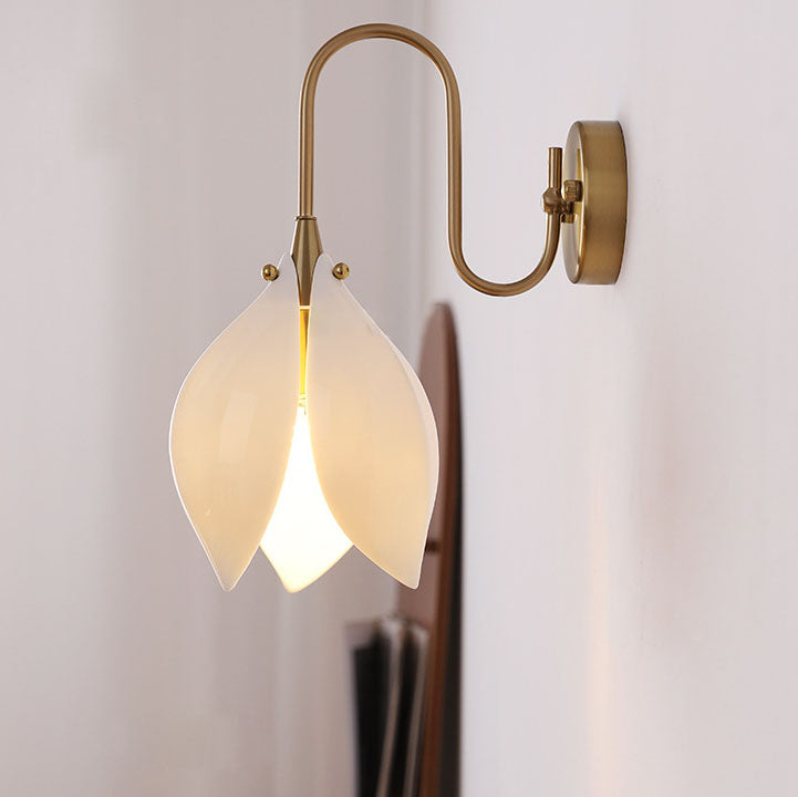 Magnoliva Keramikwandleuchte | Retro-Blumendesign | Eisenrahmen | Schlafzimmerbeleuchtung