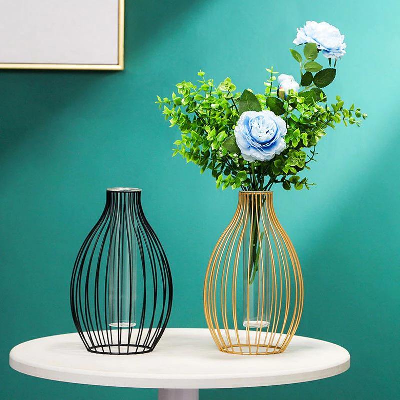 FloraFrame Geometrische Eisen-Vase mit Glasröhre | Minimalistisches Design | Moderne Deko für Zuhause und Büro