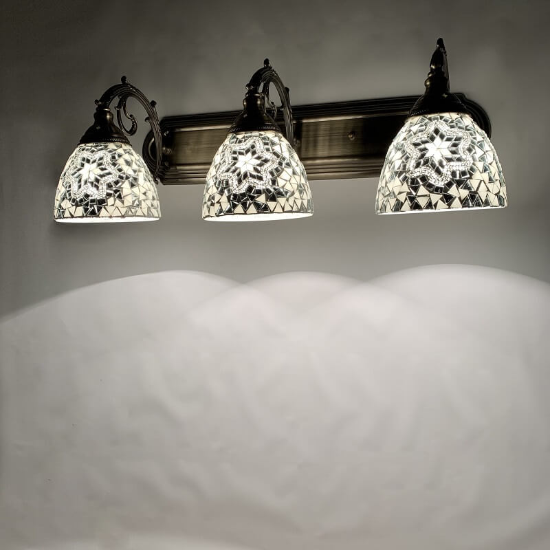 MediterraGlow Tiffany Glas 3-Licht Wandlampe | Mediterranes Design | Badezimmer Vanity Spiegelbeleuchtung | Vintage Stil