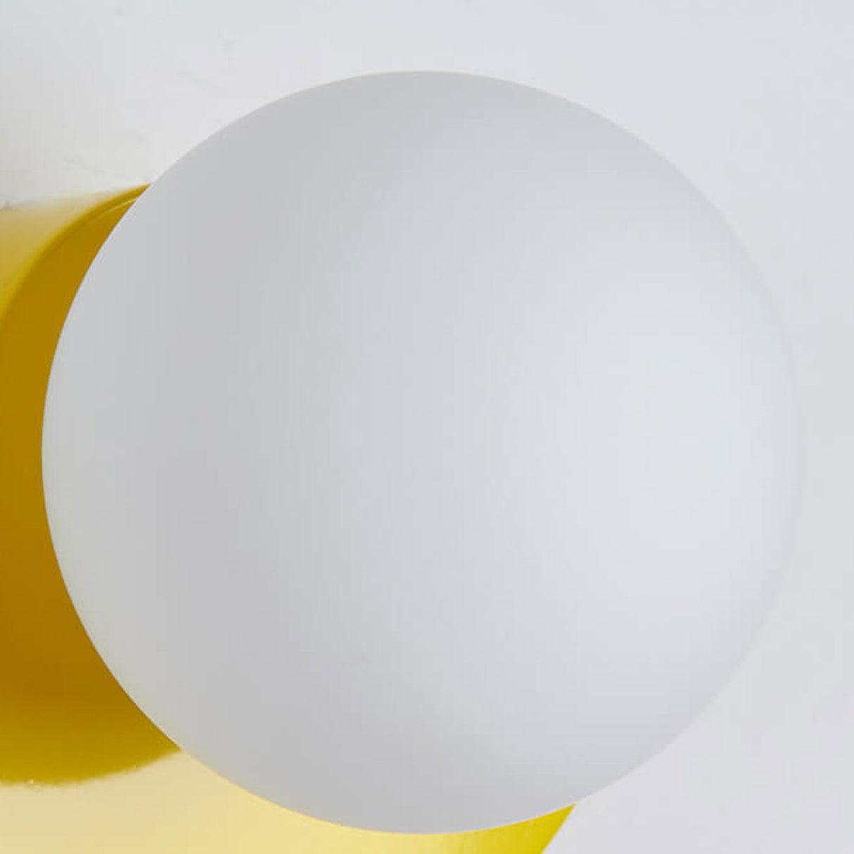 SferaLuxe Moderne Wandlampe | Minimalistisches Kugel-Design | Farbiges Glas | LED-Wandleuchte für Wohnräume