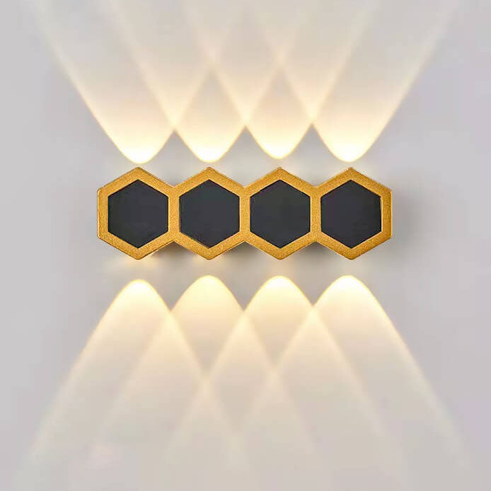 LumoHex Prime | Modernes Outdoor LED Wandlicht | Hexagon Schwarz-Gold Kombination