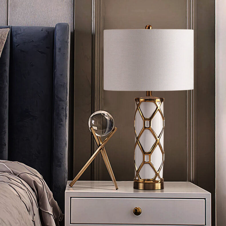 Ceravelle Luxe LED Tischlampe | Nordisches Design | Keramikfuß & Stoffschirm | Dimmbar & Modern