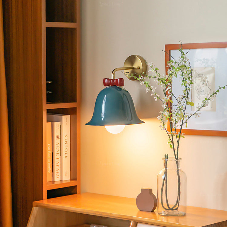 BelleFlare Französisches Design Wandlampe | Minimalistische Glockenform | Einzigartiges Dekor | Iron Wall Sconce