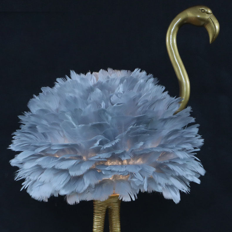 Feathora Nordic Tischlampe | Gänsefedern Design | Flamingo-Kugelstil | Elegante Nachttischbeleuchtung