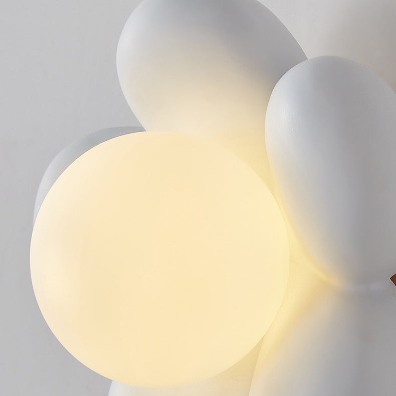 PetalCrest Wandlampe | Nordic Kreativ Design | Blütenform | Keramik & Holz | 1-Flammig