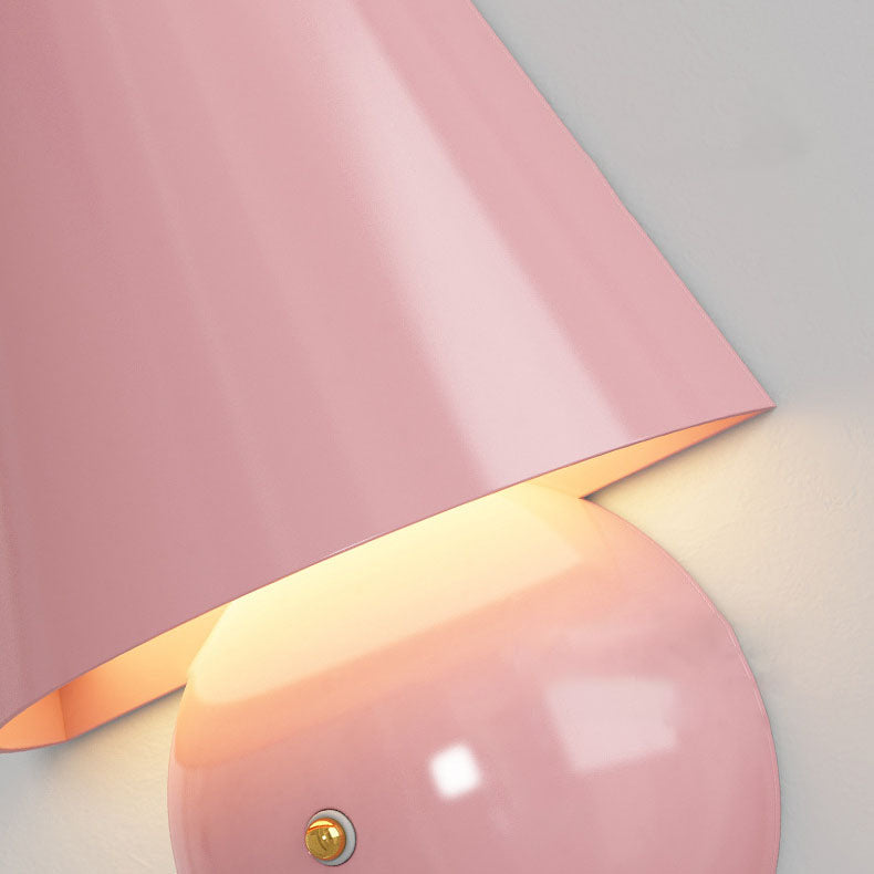 TrapeLux LED Wandleuchte | Modernes Trapez-Design | Eisen & Acryl | Warmweißes Licht