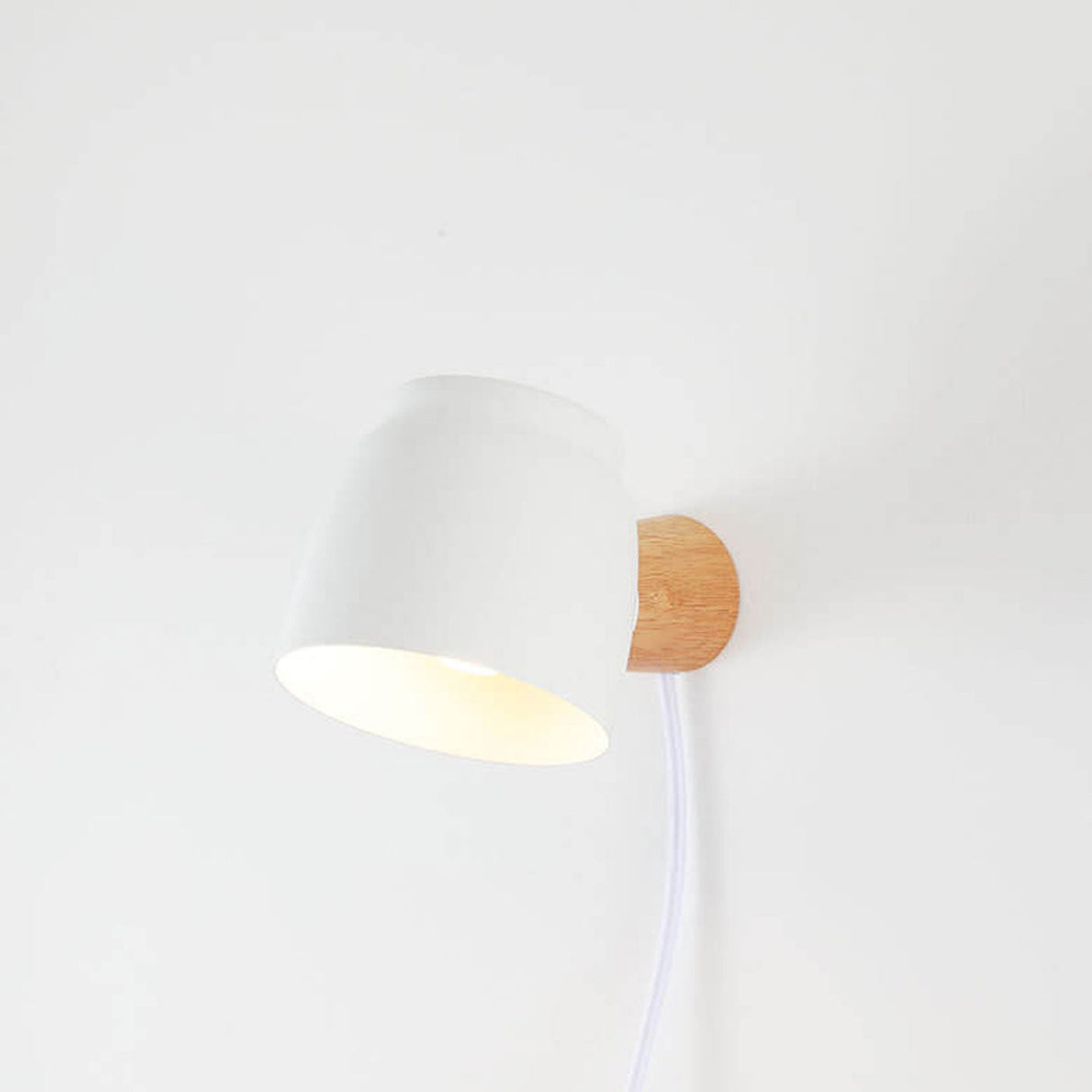 LumaTube Nordic Wandlampe | Drehbares Zylinderdetail | Minimalistisches Design | LED Wandleuchte