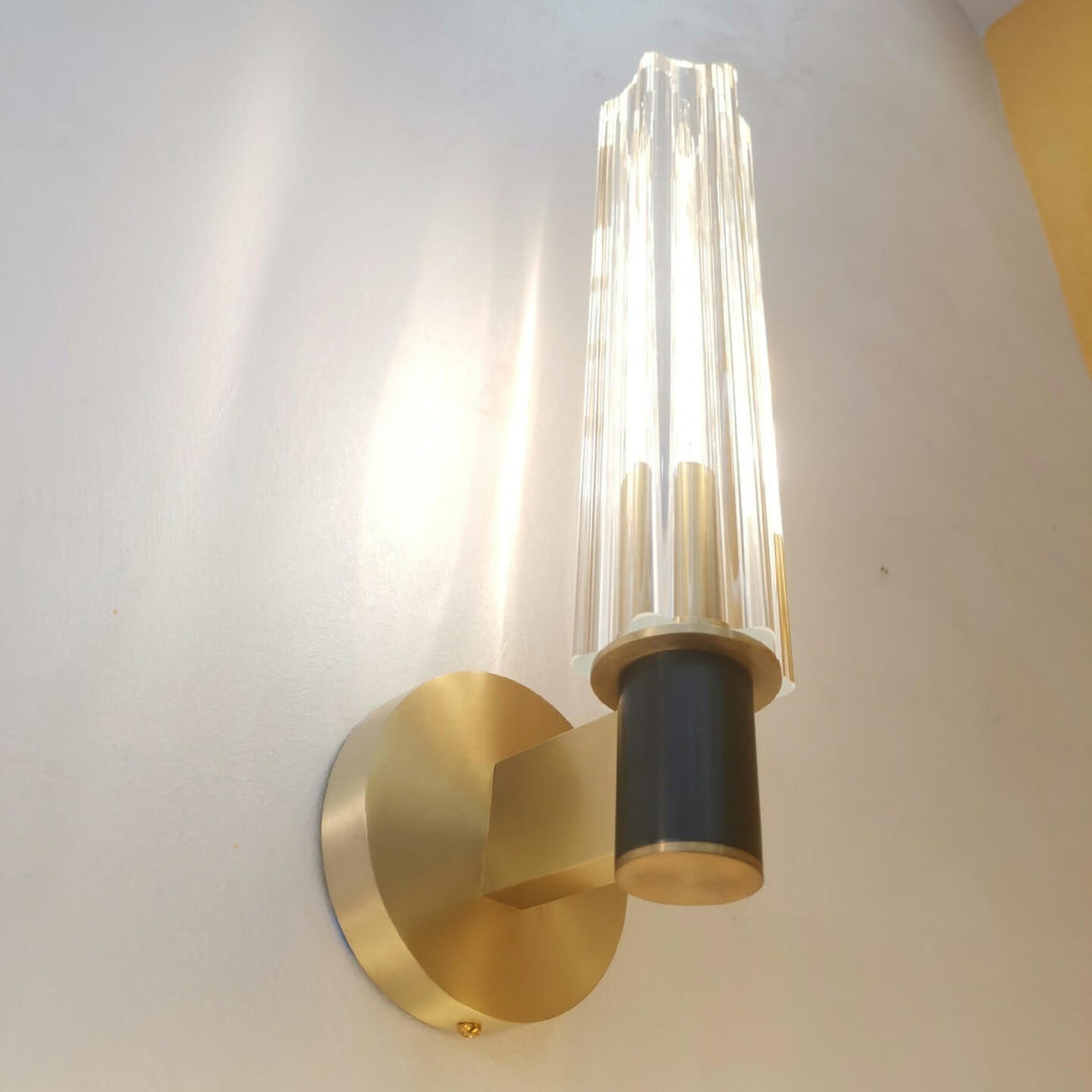 Gloriana Crystal Wall Sconce | Modernes Messing | 1/2 Lichter | Elegante Beleuchtung