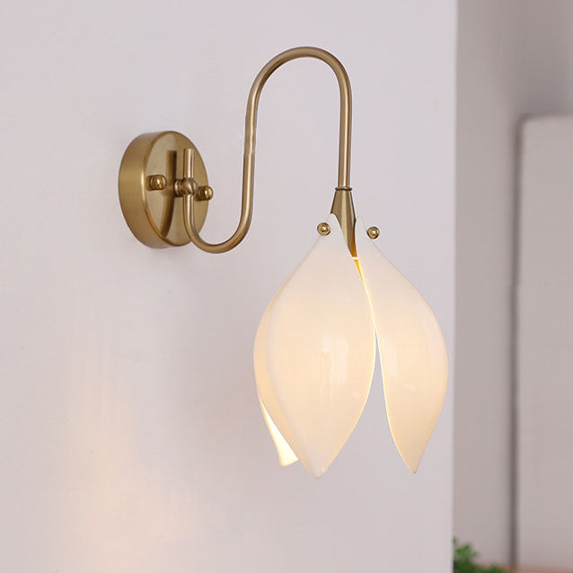 Magnoliva Keramikwandleuchte | Retro-Blumendesign | Eisenrahmen | Schlafzimmerbeleuchtung