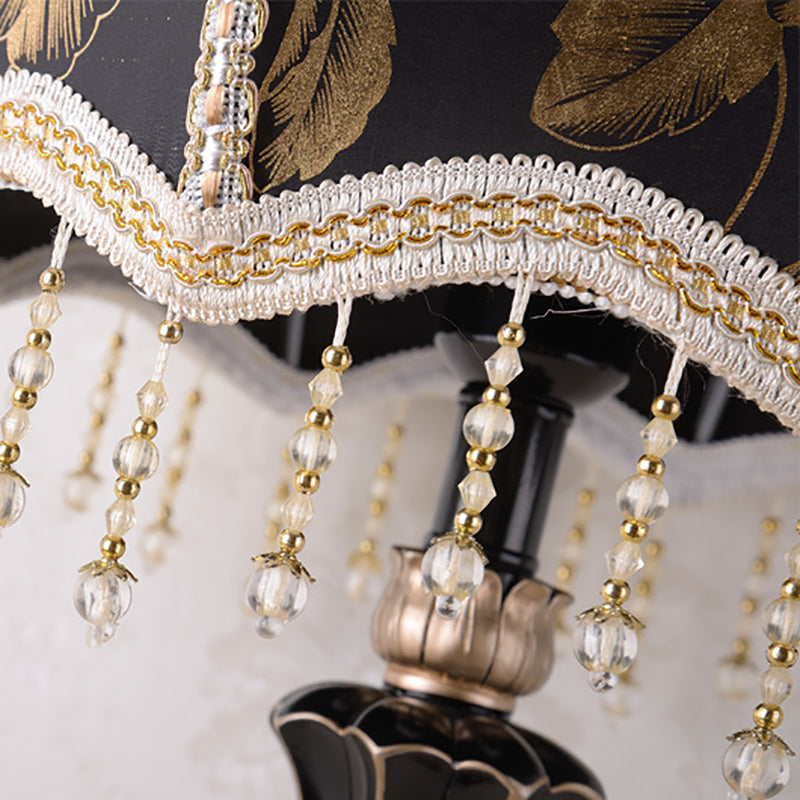 LustraNoble Europäisches Design Tischlampe | Harz & Stoff | Schlafzimmerlicht | 1-Licht