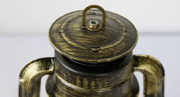 LuxeLume Retro Kerosin Tischlampe | Nostalgische Öllampe | 1-flammige Deko-Laterne