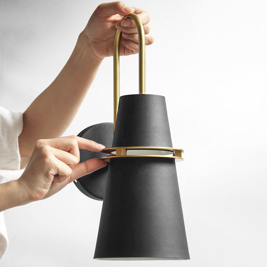 Hornvia Skandinavische Wandleuchte | Modernes Horn-Design | Metall | Schlafzimmerbeleuchtung